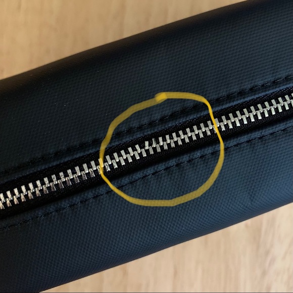 YSL Parfums Cosmetic Bag - Picture 4 of 8